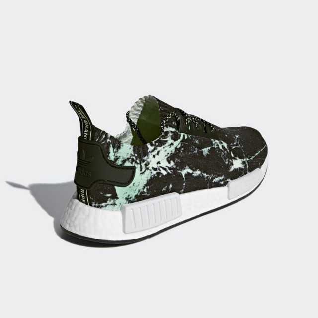 SEPATU SNEAKERS ADIDAS NMD R1 Primeknit