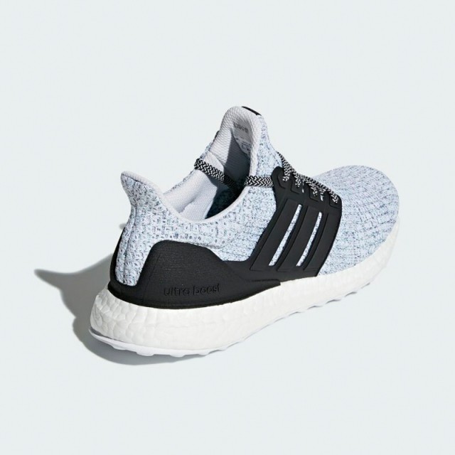 SEPATU LARI ADIDAS Wmns Ultraboost Parley