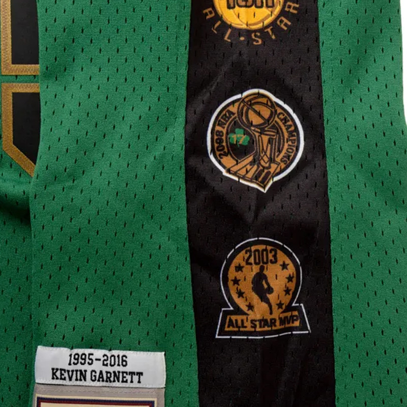 BAJU BASKET MITCHELL N NESS Boston Celtics Kevin Garnett Hall Of Fame Swingman Jersey