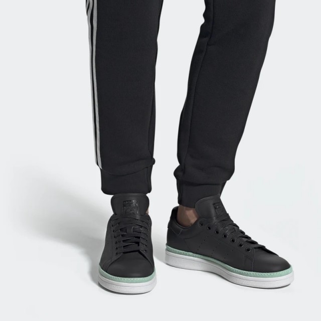 SEPATU SNEAKERS ADIDAS Wmns Stan Smith New Bold