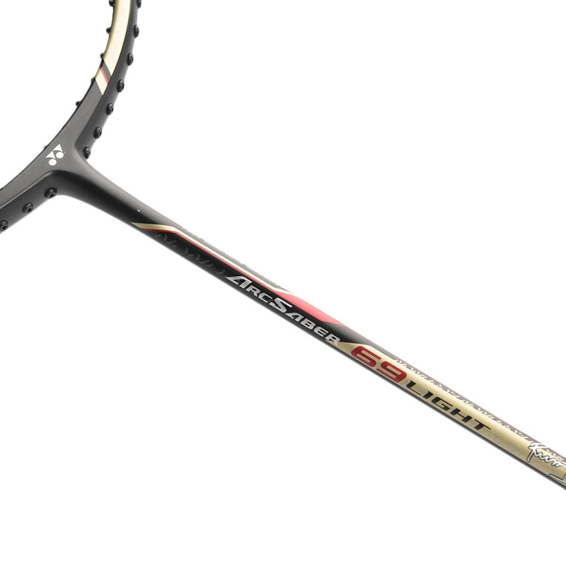 PERALATAN BADMINTON YONEX ArcSaber 69 Light With Rudy Hartono Sign Frame Package