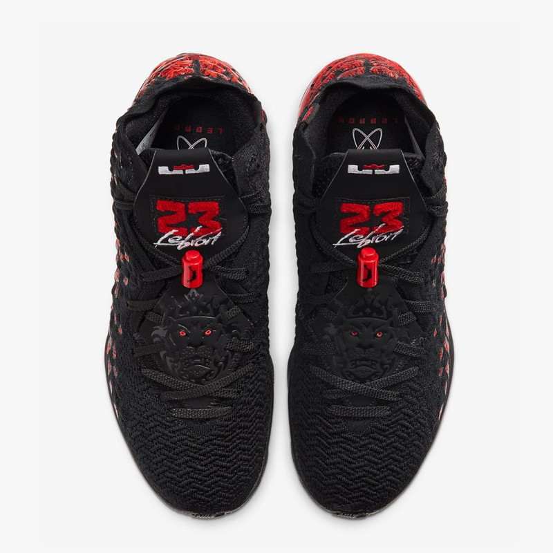 SEPATU BASKET NIKE Lebron 17