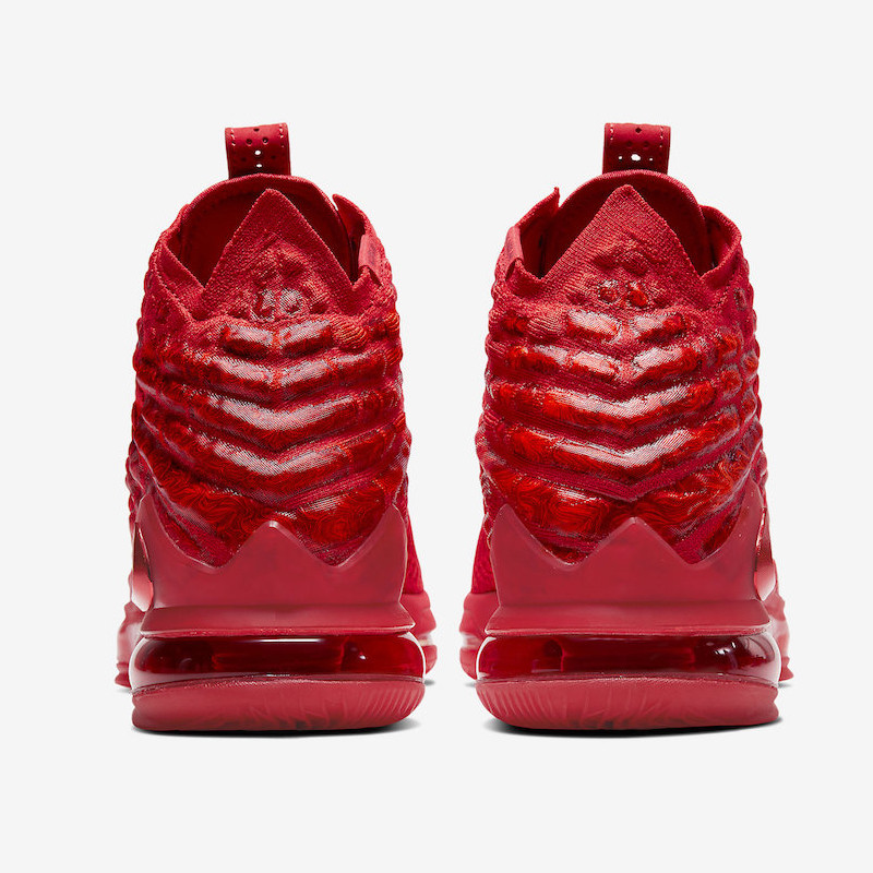 SEPATU BASKET NIKE Lebron 17