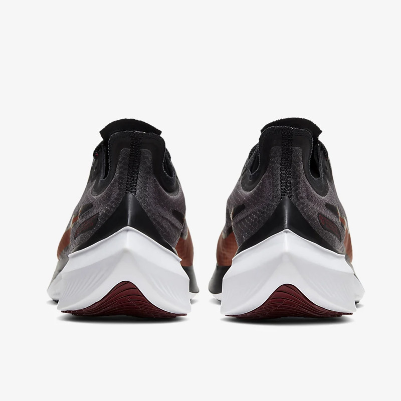 SEPATU LARI NIKE Wmns Zoom Gravity Icon Clash