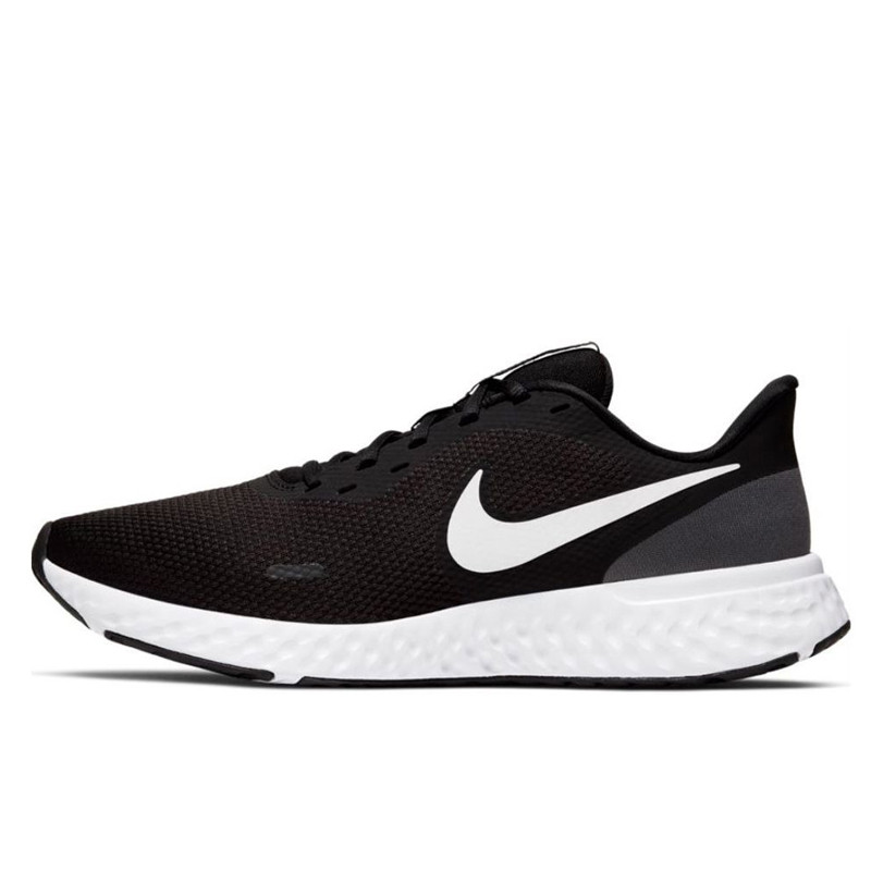 SEPATU LARI NIKE Revolution 5