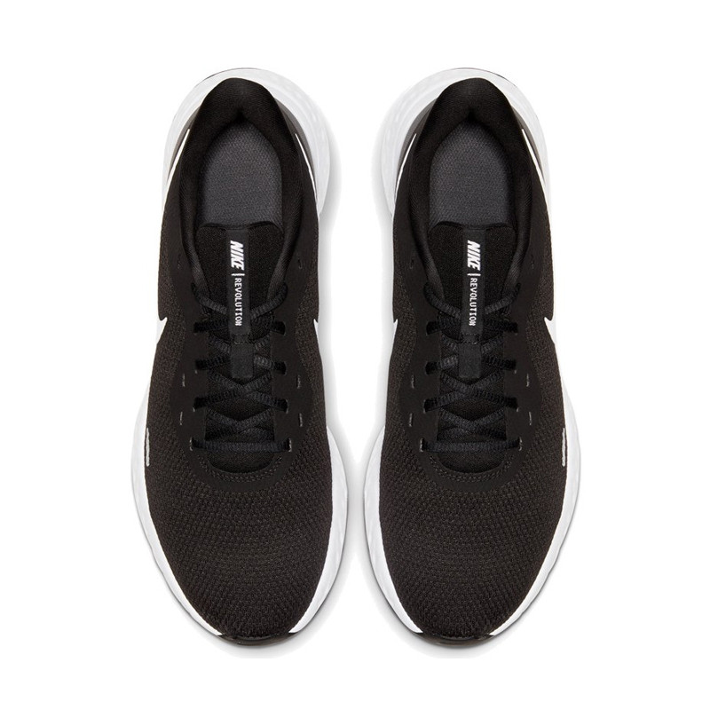 SEPATU LARI NIKE Revolution 5