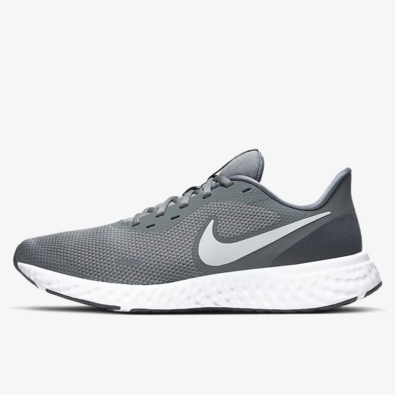 SEPATU LARI NIKE Revolution 5