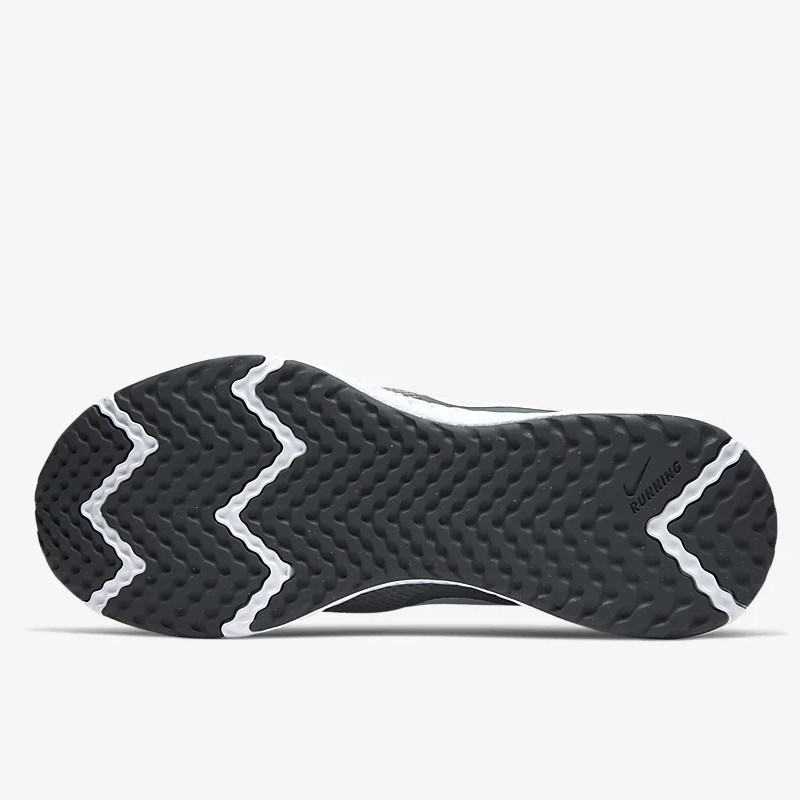 SEPATU LARI NIKE Revolution 5