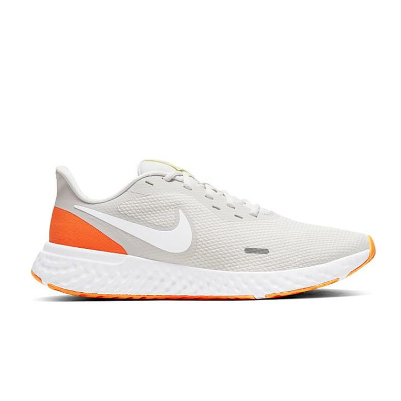 SEPATU LARI NIKE Revolution 5