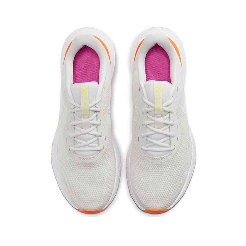 SEPATU LARI NIKE Revolution 5