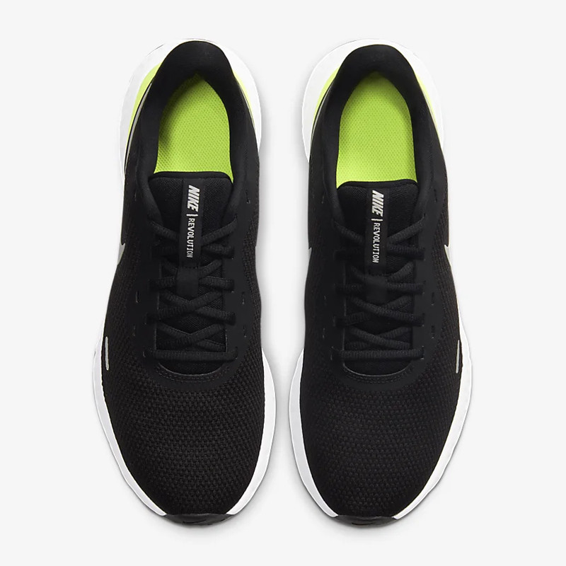 SEPATU LARI NIKE Revolution 5