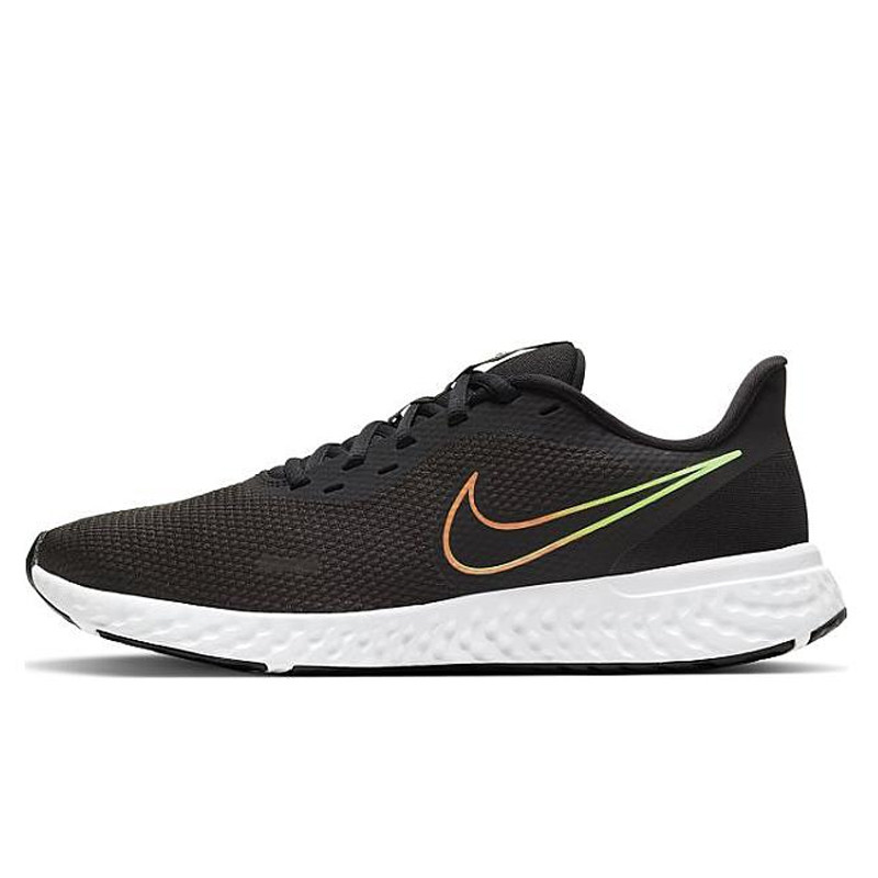 SEPATU LARI NIKE Revolution 5
