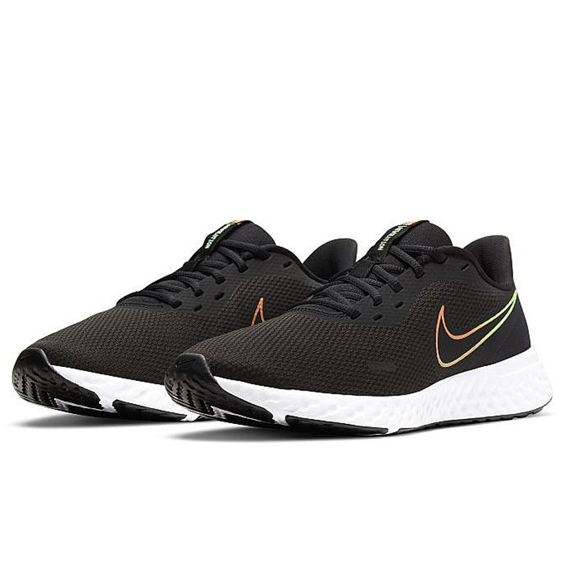 SEPATU LARI NIKE Revolution 5