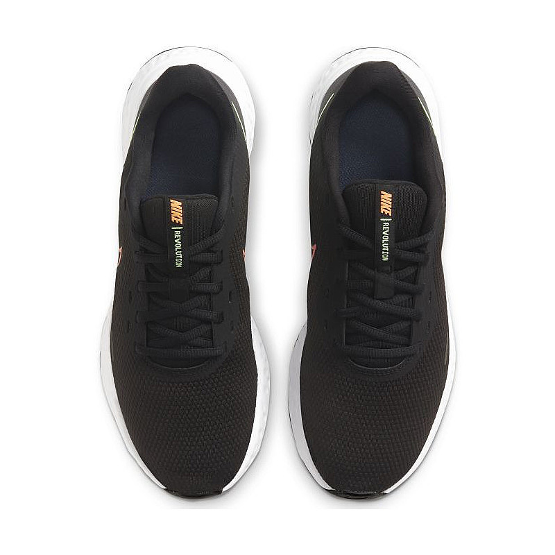 SEPATU LARI NIKE Revolution 5