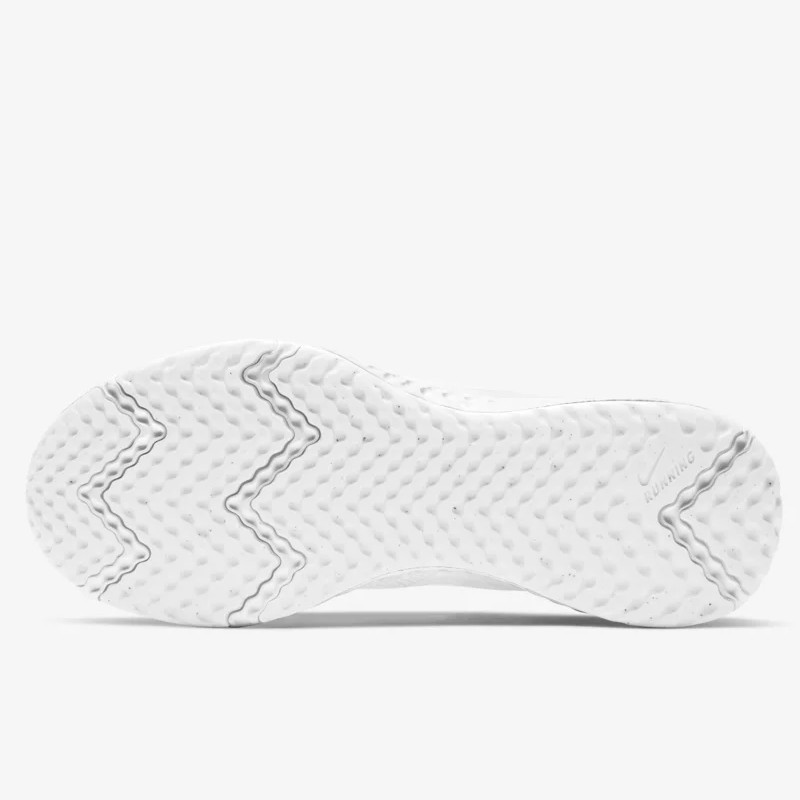SEPATU LARI NIKE Revolution 5