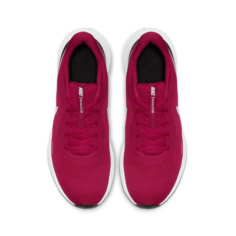 SEPATU LARI NIKE Revolution 5