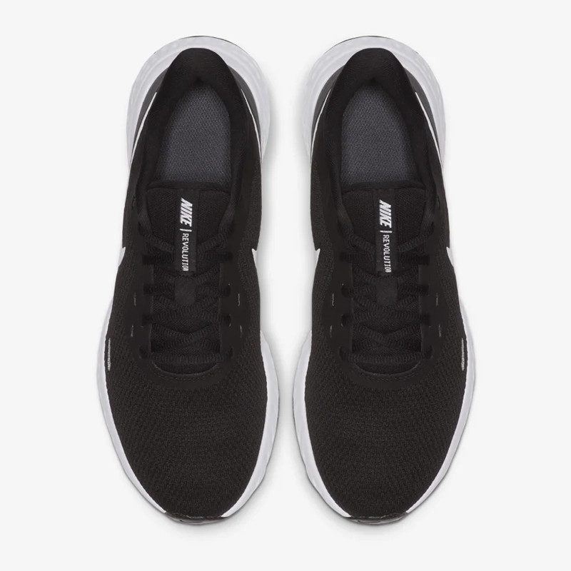 SEPATU LARI NIKE Wmns Revolution 5