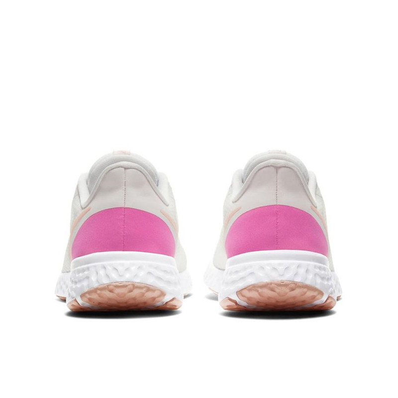 SEPATU LARI NIKE Wmns Revolution 5