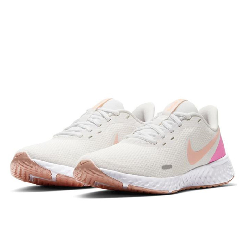 SEPATU LARI NIKE Wmns Revolution 5