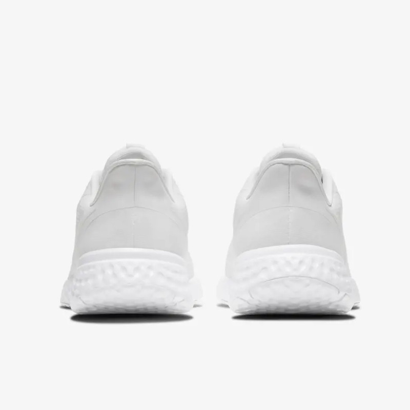SEPATU LARI NIKE Wmns Revolution 5