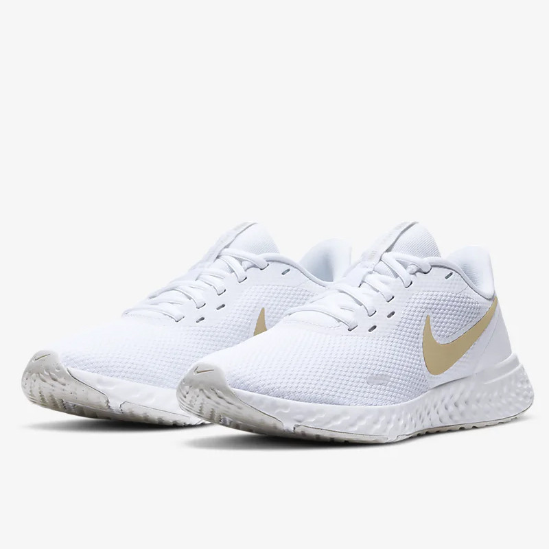 SEPATU LARI NIKE Wmns Revolution 5