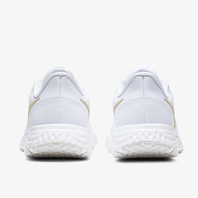 SEPATU LARI NIKE Wmns Revolution 5