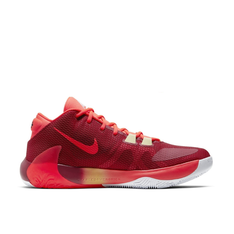 SEPATU BASKET NIKE Zoom Freak 1