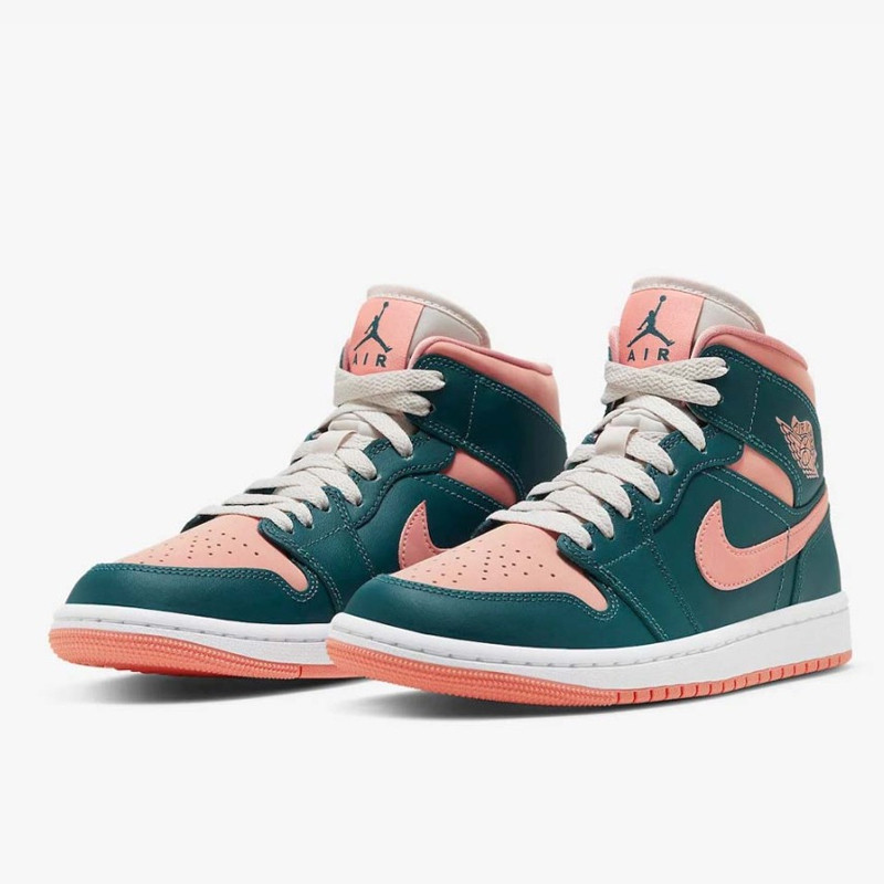 SEPATU BASKET AIR JORDAN wmns AJ 1 Mid