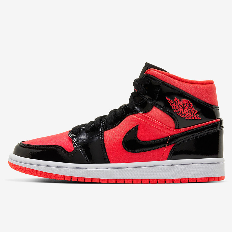 SEPATU BASKET AIR JORDAN Wmns AJ 1 Mid