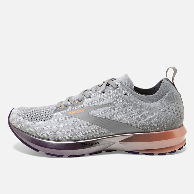 SEPATU LARI BROOKS Wmns Levitate 3