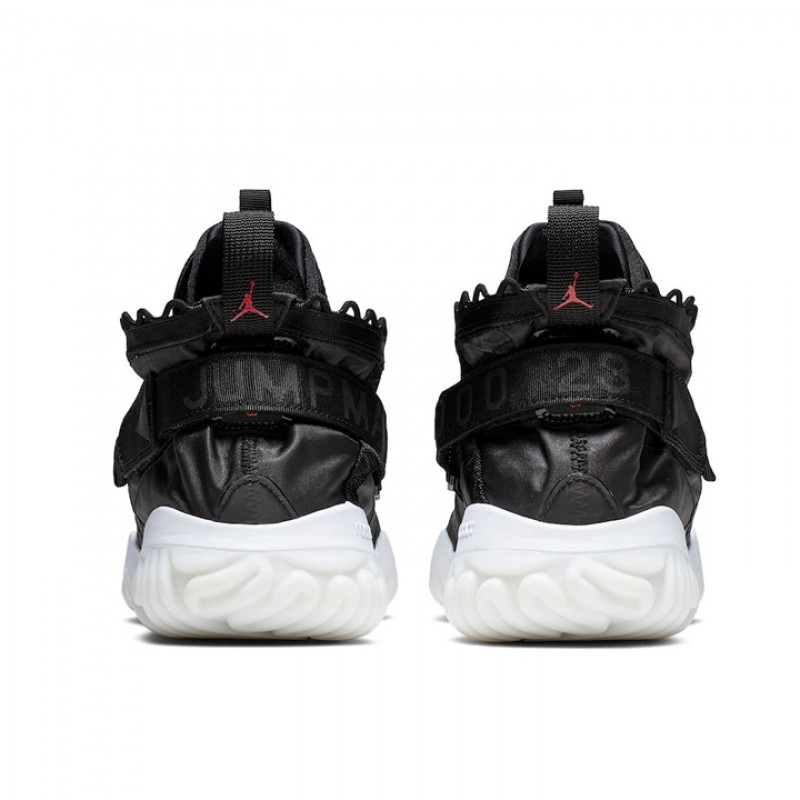 SEPATU BASKET AIR JORDAN Proto React