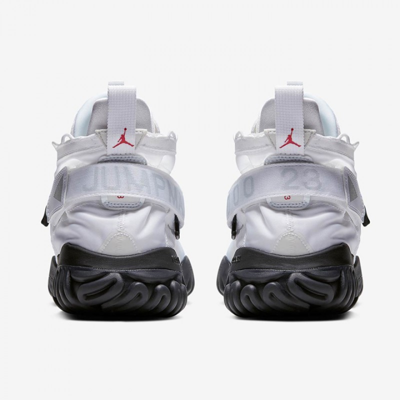 SEPATU BASKET AIR JORDAN Proto React
