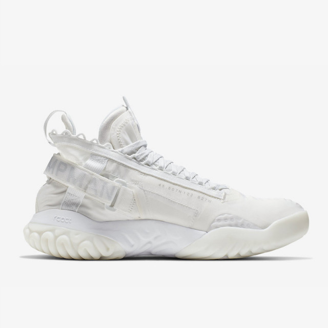 SEPATU BASKET AIR JORDAN Proto React