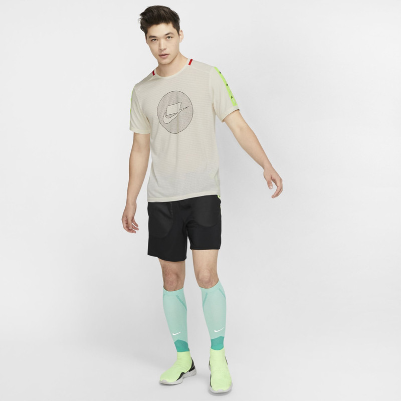 BAJU LARI NIKE Wild Run Running Tee