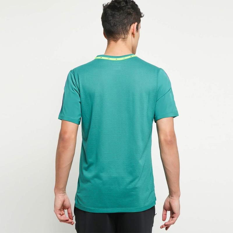 BAJU LARI NIKE Wild Run Running Tee