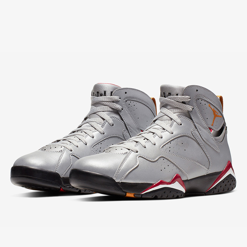 SEPATU BASKET AIR JORDAN AJ 7 Retro SP