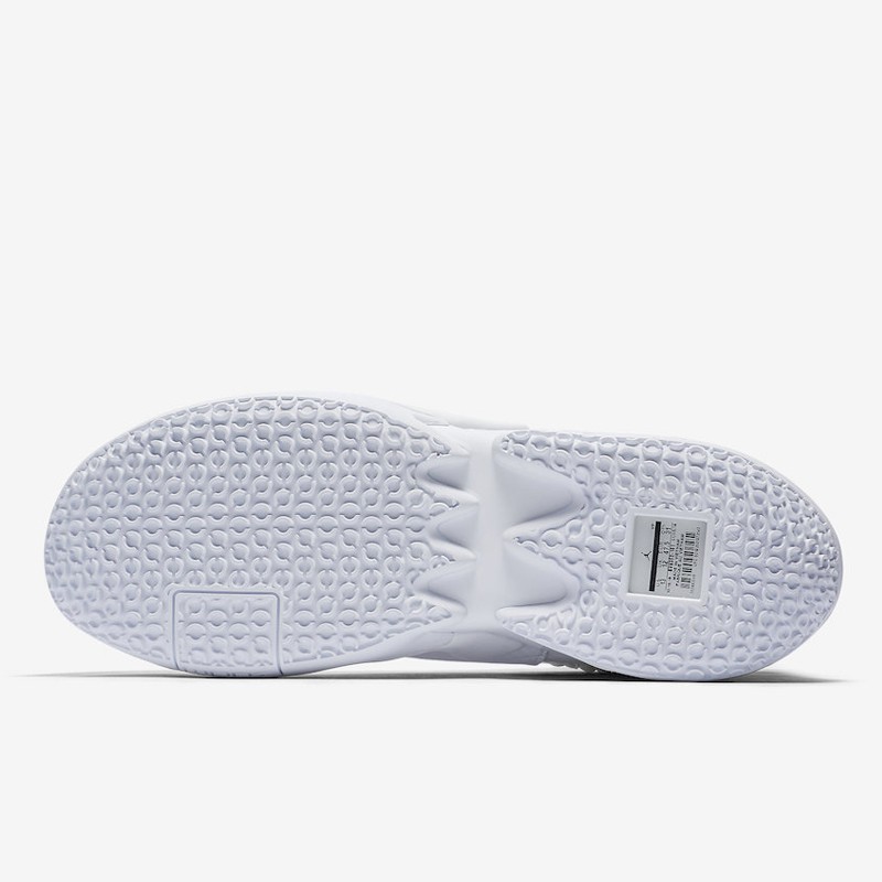SEPATU BASKET AIR JORDAN Why Not Zer0.2