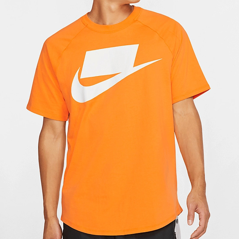 BAJU SNEAKERS NIKE Sportswear Tee