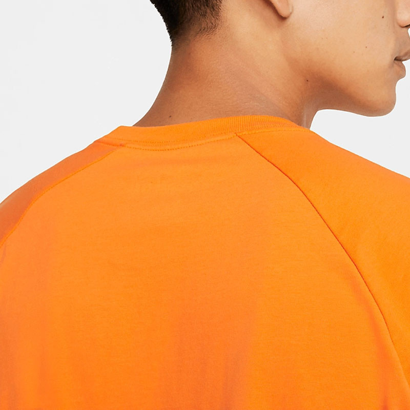 BAJU SNEAKERS NIKE Sportswear Tee