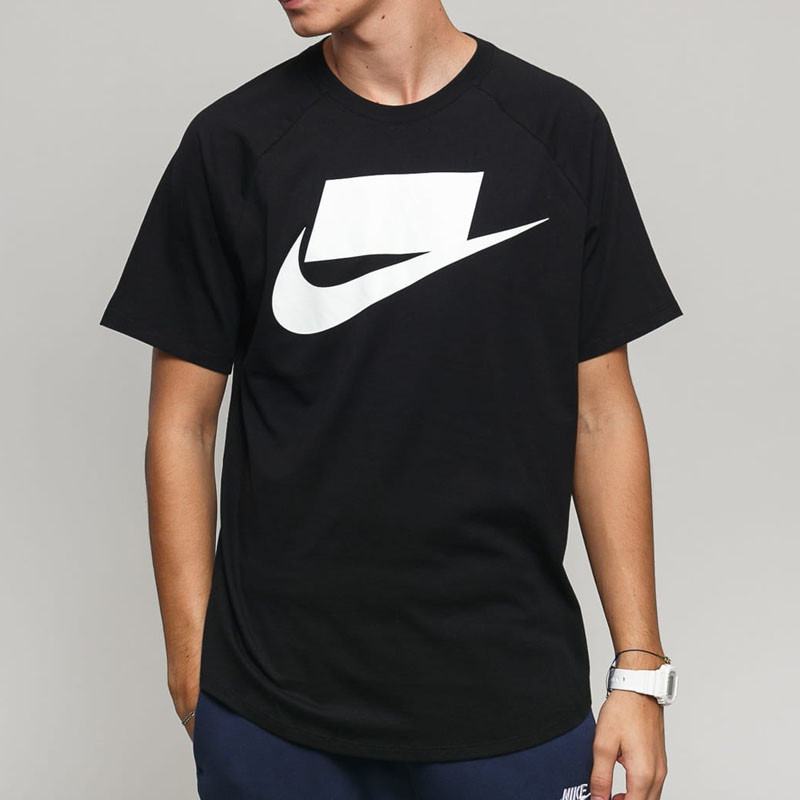BAJU SNEAKERS NIKE Sportswear Tee