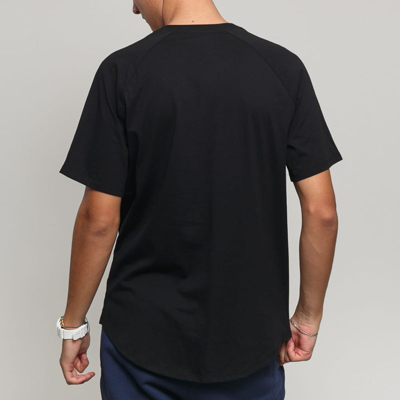 BAJU SNEAKERS NIKE Sportswear Tee