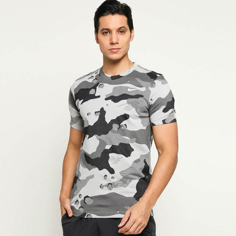 BAJU TRAINING NIKE Dry Tee Camo