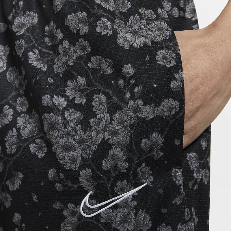 CELANA BASKET NIKE Dry City Exploration DNA Shorts