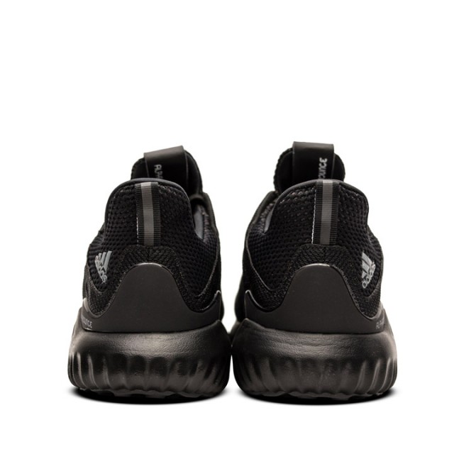 SEPATU LARI ADIDAS Alphabounce