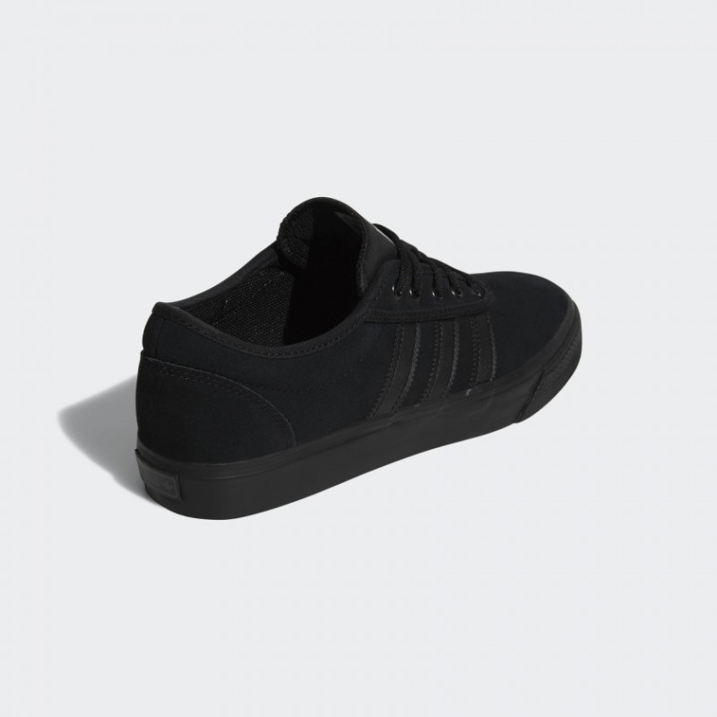 SEPATU SNEAKERS ADIDAS Adiease