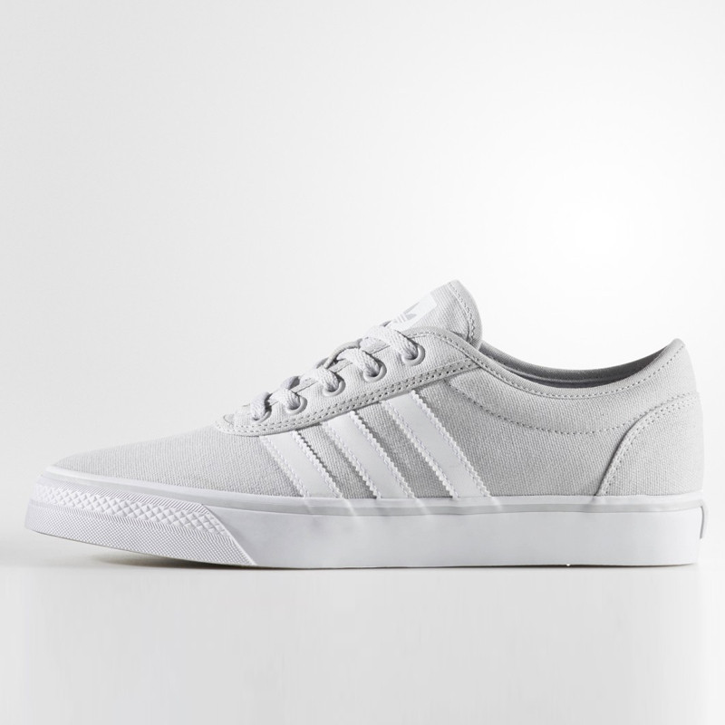 SEPATU SNEAKERS ADIDAS Adiease