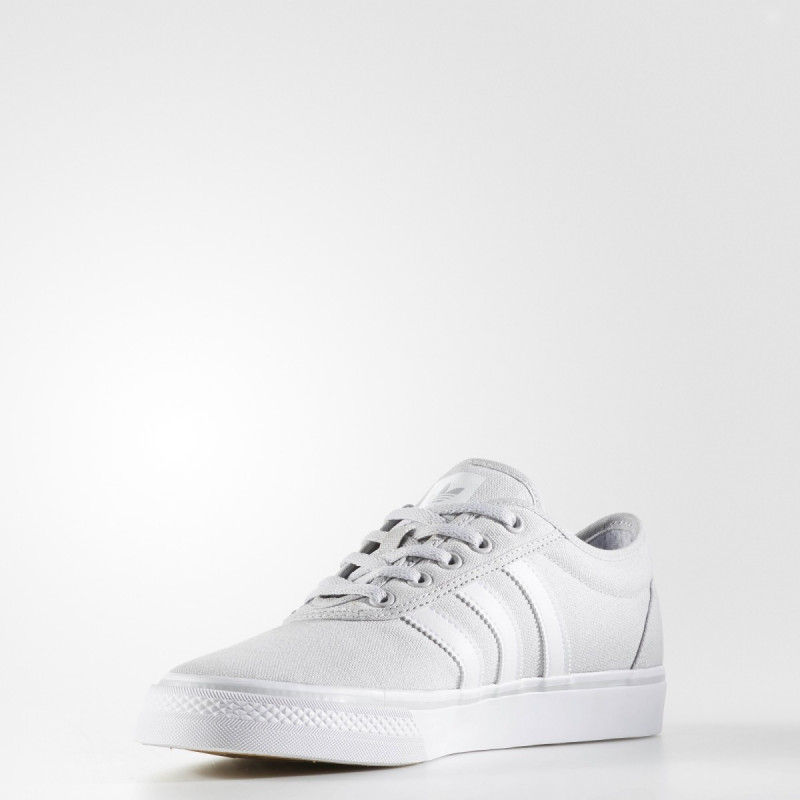 SEPATU SNEAKERS ADIDAS Adiease