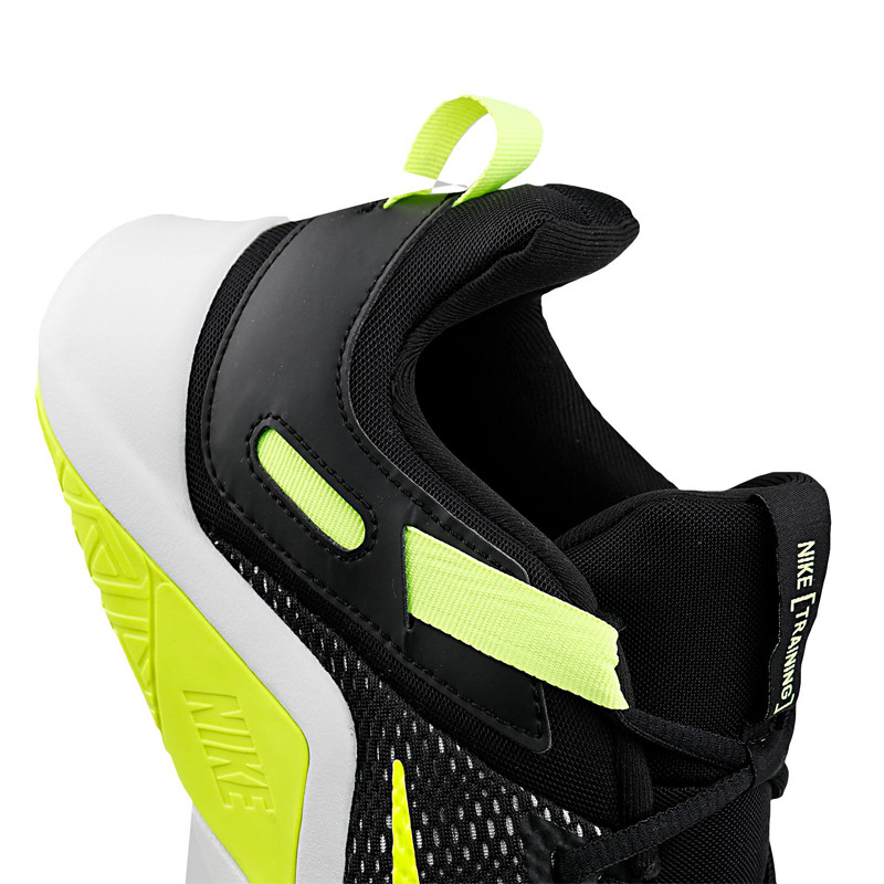 SEPATU TRAINING NIKE Legend Essential