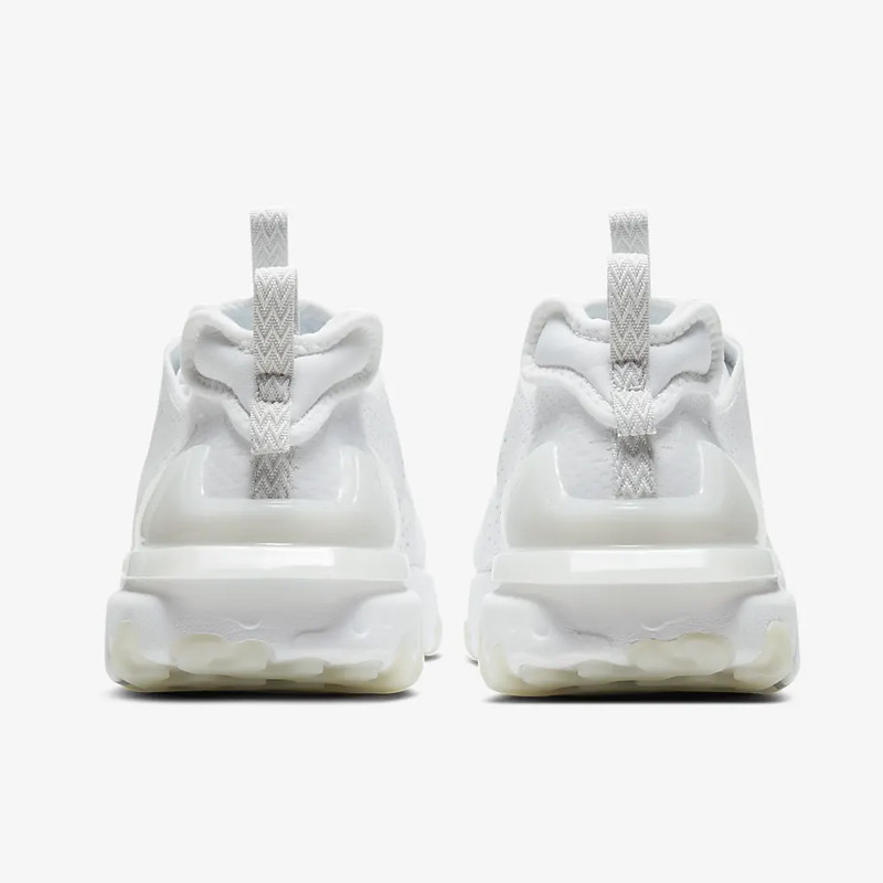SEPATU SNEAKERS NIKE React Vision