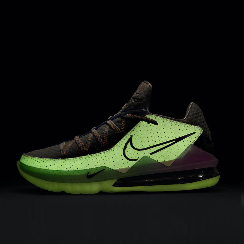 SEPATU BASKET NIKE LeBron 17 Low